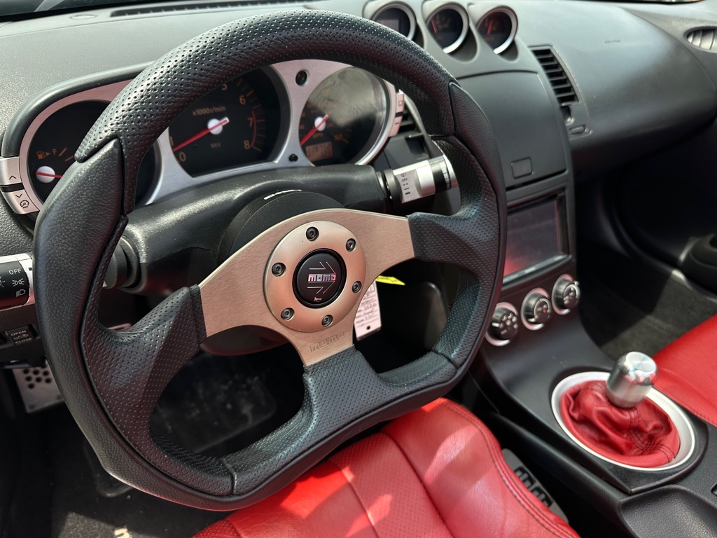 Photo 10 of this NISSAN 350Z
