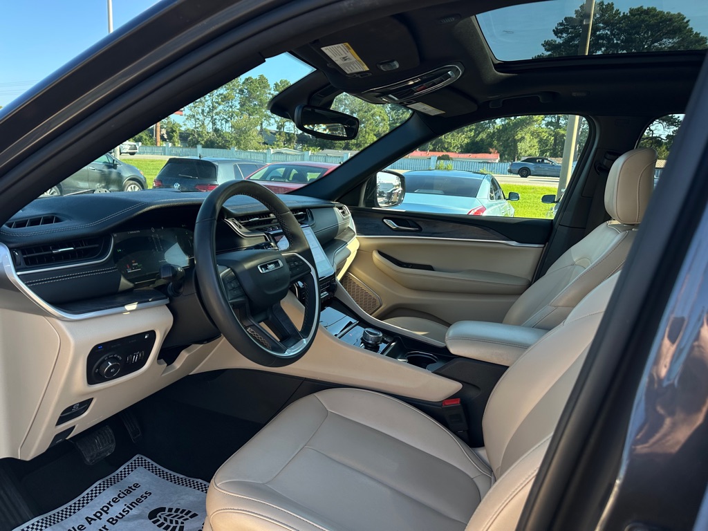Photo 12 of this JEEP GRAND CHEROKEE