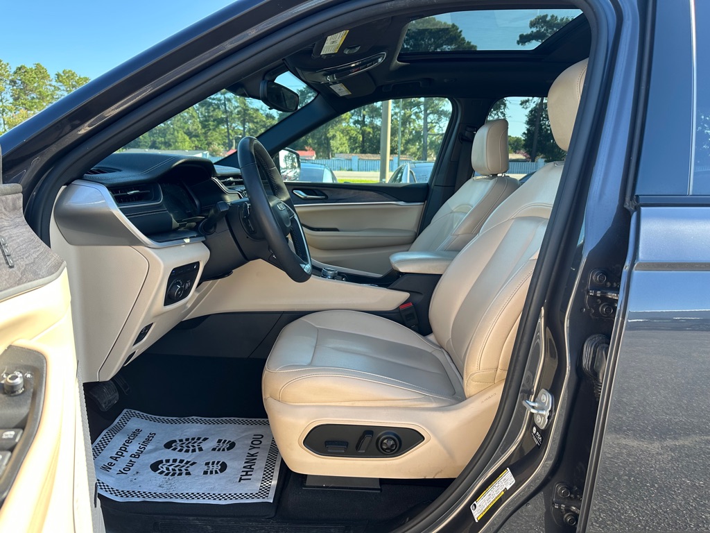 Photo 11 of this JEEP GRAND CHEROKEE