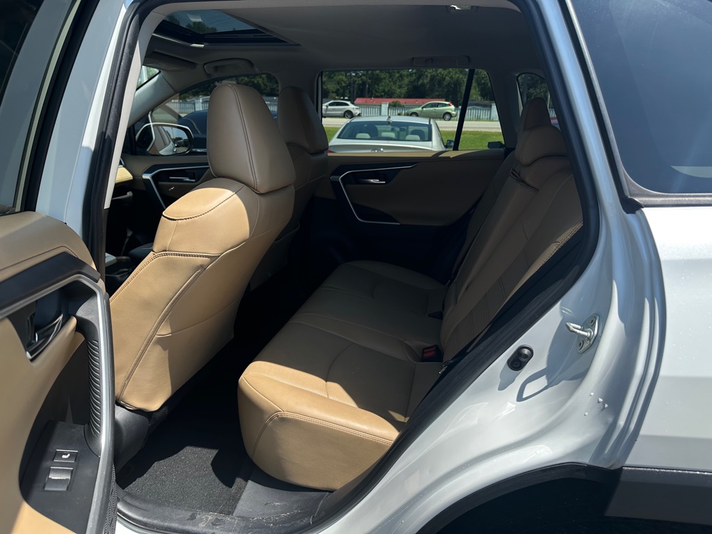 Photo 9 of this TOYOTA RAV4