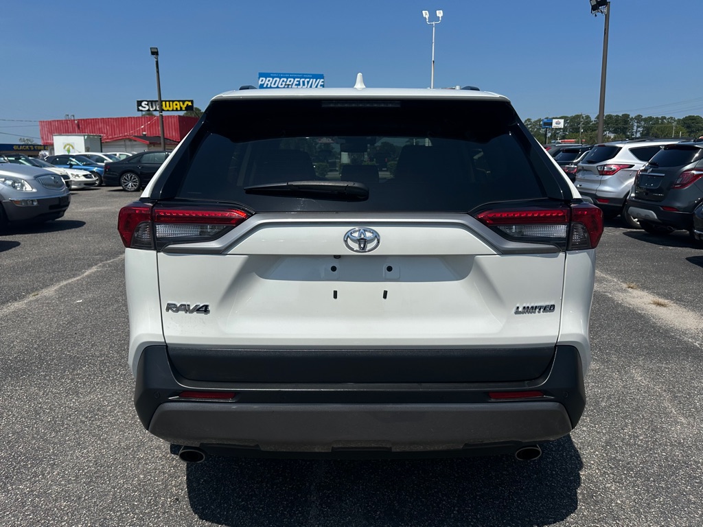 Photo 4 of this TOYOTA RAV4
