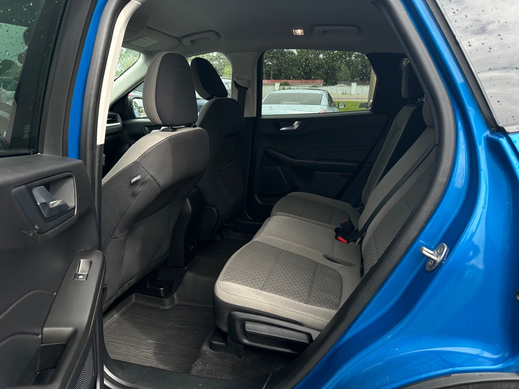 Photo 13 of this FORD ESCAPE