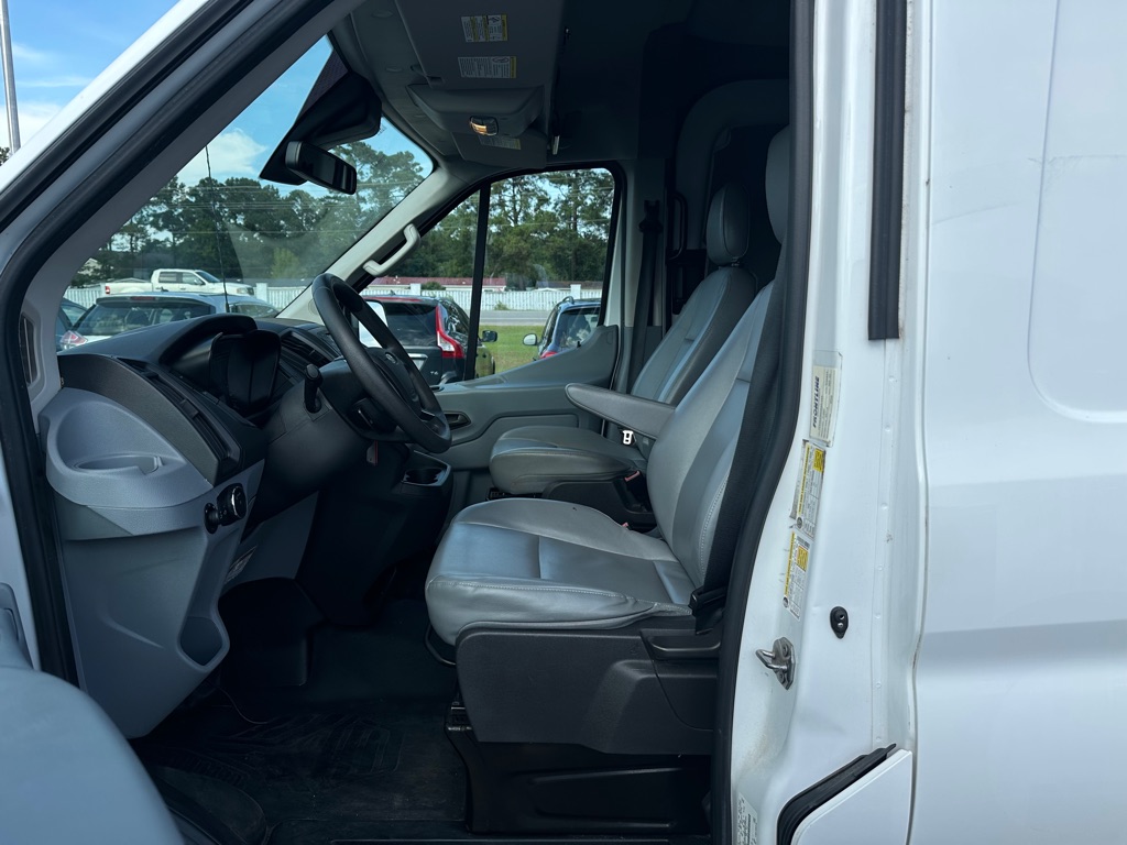 Photo 12 of this FORD TRANSIT