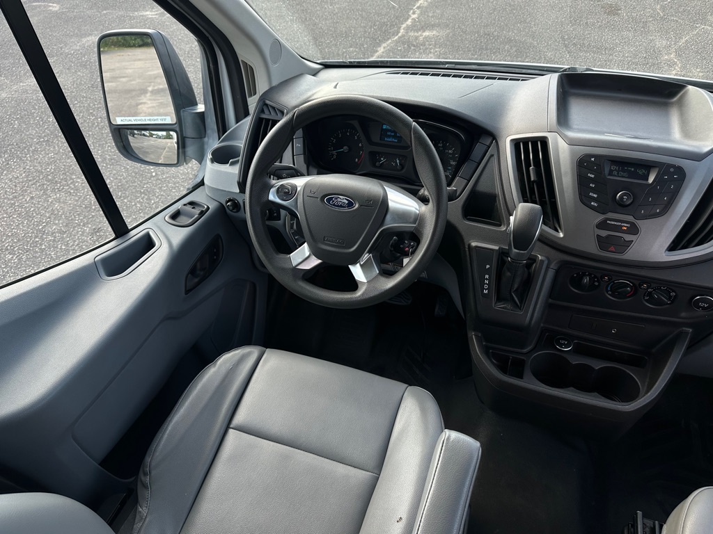 Photo 20 of this FORD TRANSIT
