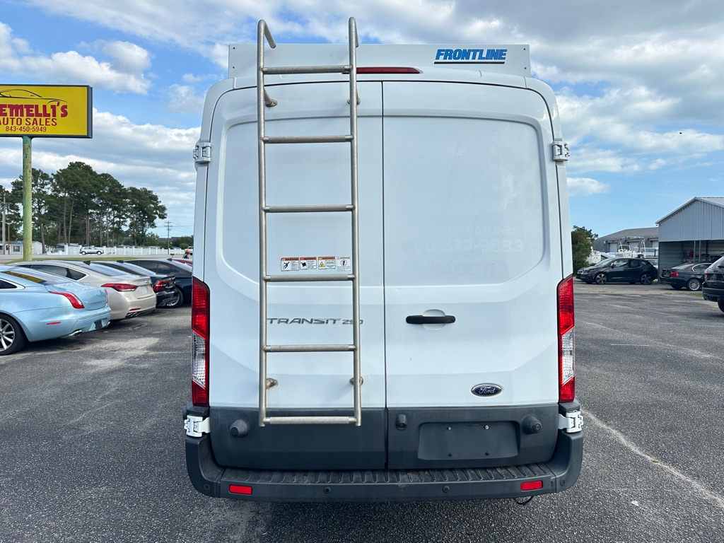 Photo 8 of this FORD TRANSIT