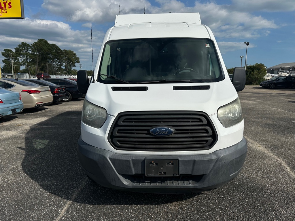 Photo 2 of this FORD TRANSIT