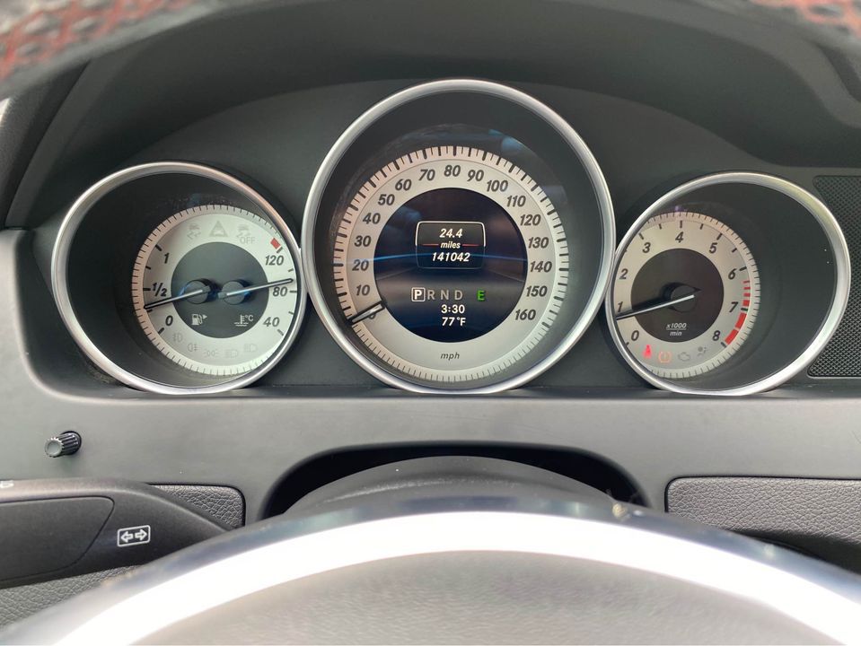 Photo 15 of this MERCEDES-BENZ C-CLASS