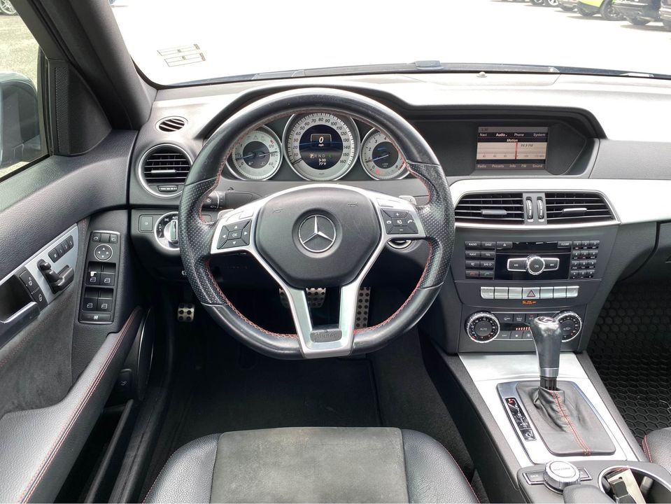 Photo 12 of this MERCEDES-BENZ C-CLASS