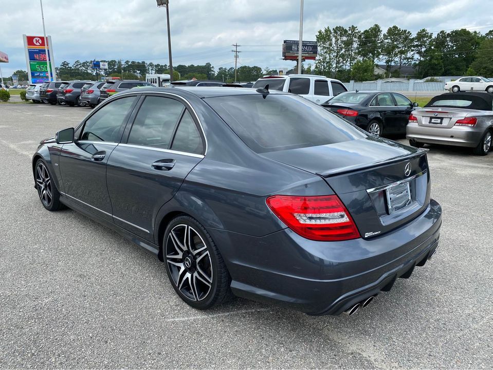 Photo 7 of this MERCEDES-BENZ C-CLASS