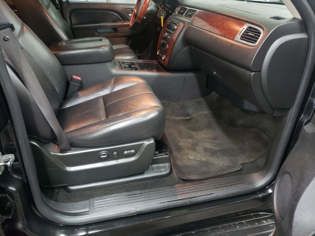 CHEVROLET SUBURBAN 2010 CHEVROLET SUBURBAN 1GNUKJE36AR196762