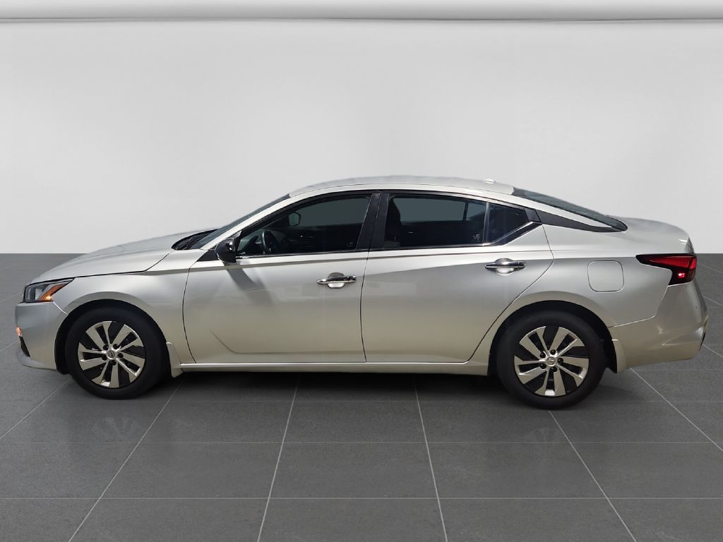 Photo 2 of this NISSAN ALTIMA