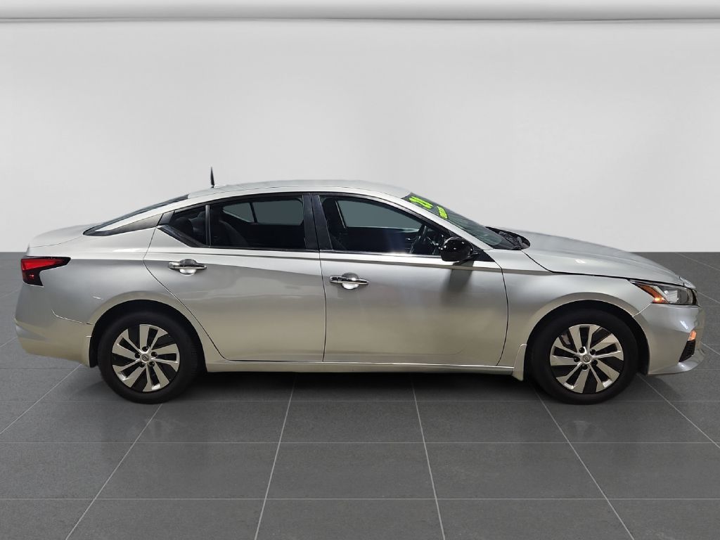 Photo 6 of this NISSAN ALTIMA