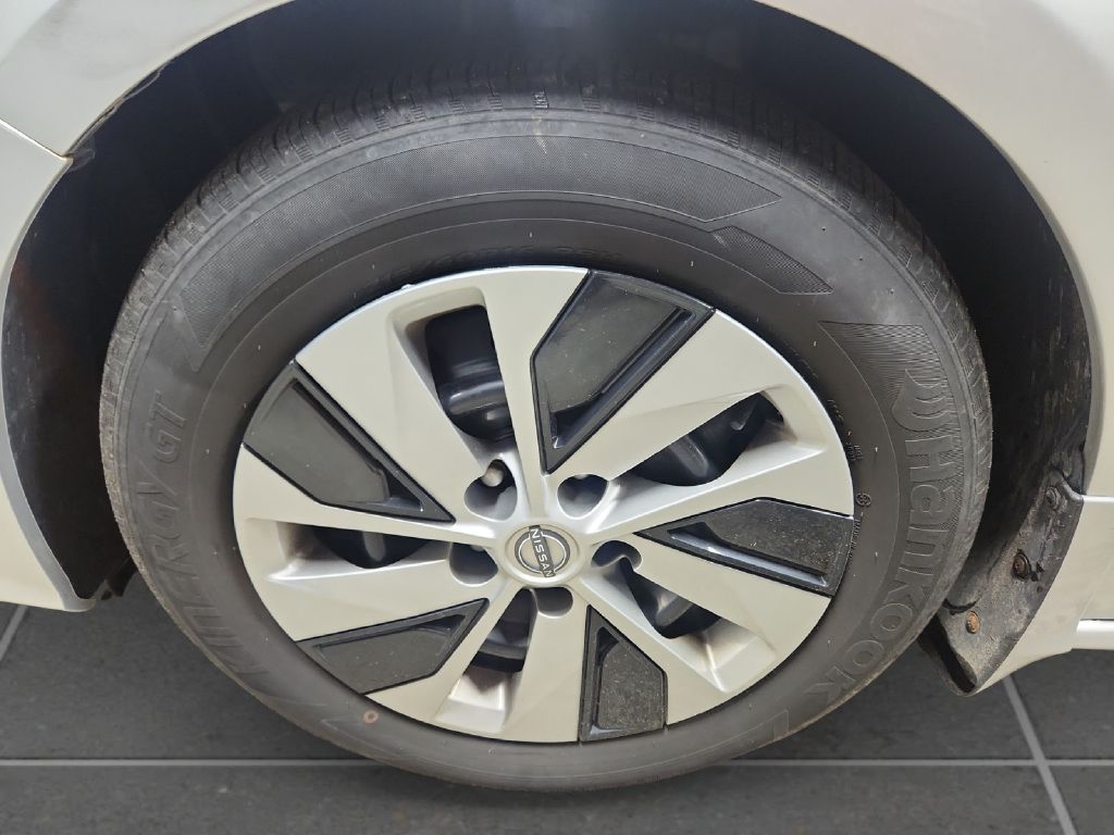 Photo 9 of this NISSAN ALTIMA
