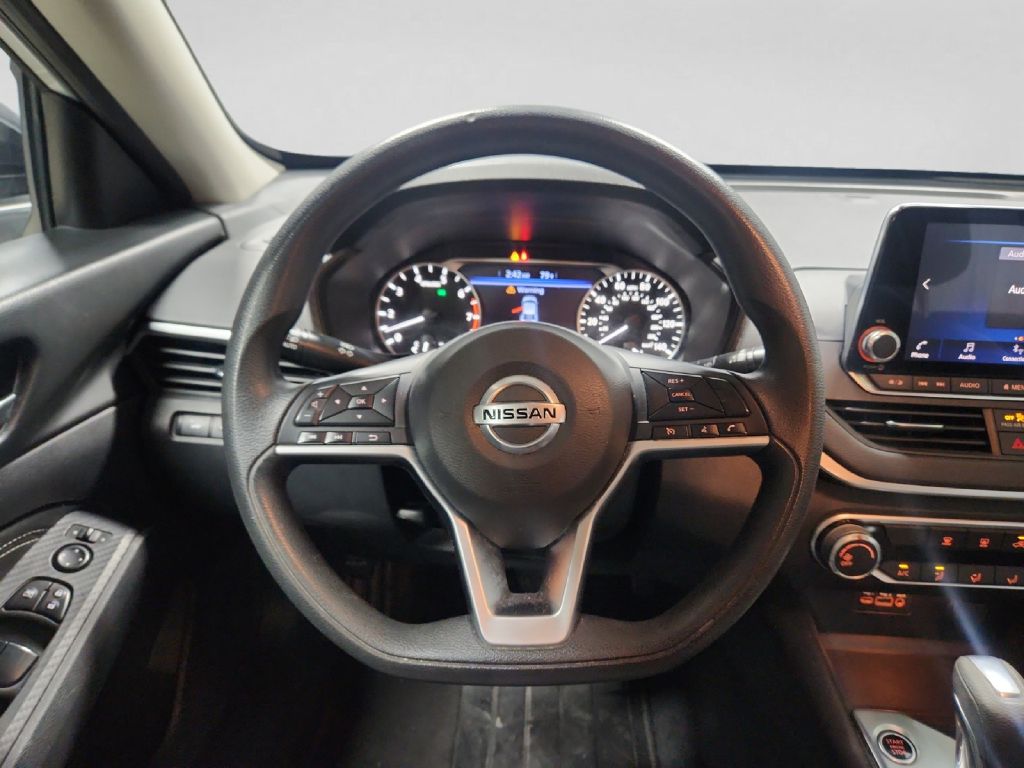 Photo 11 of this NISSAN ALTIMA