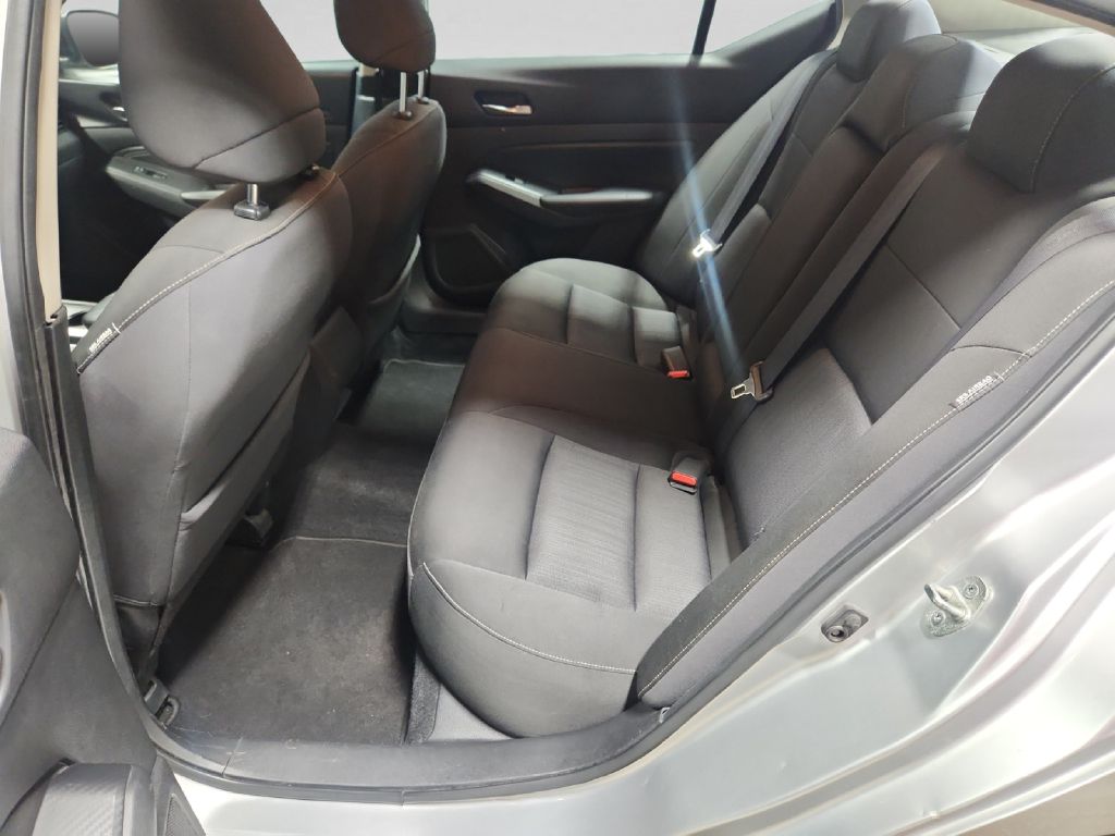 Photo 13 of this NISSAN ALTIMA