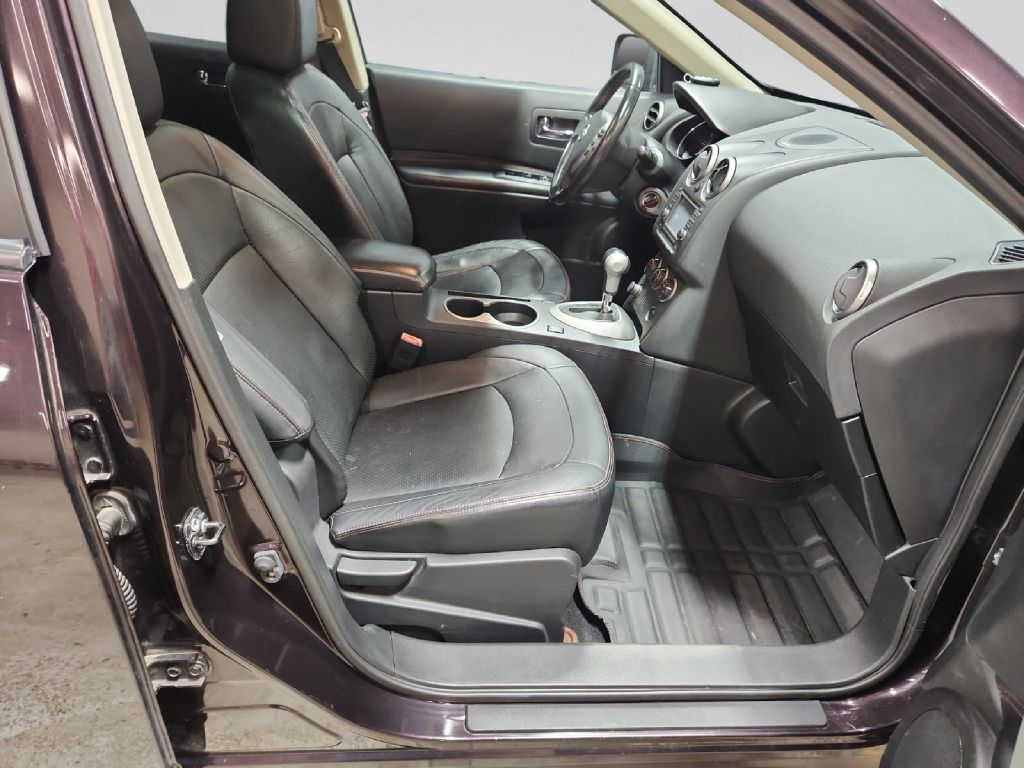 Photo 15 of this NISSAN ROGUE