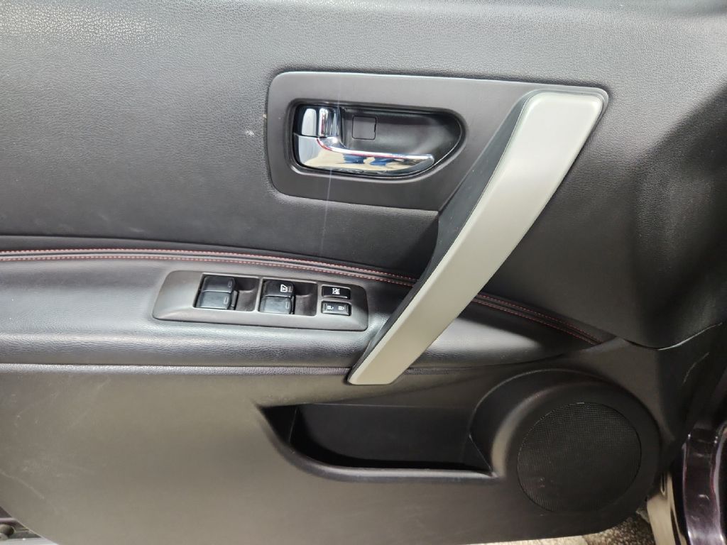 Photo 17 of this NISSAN ROGUE