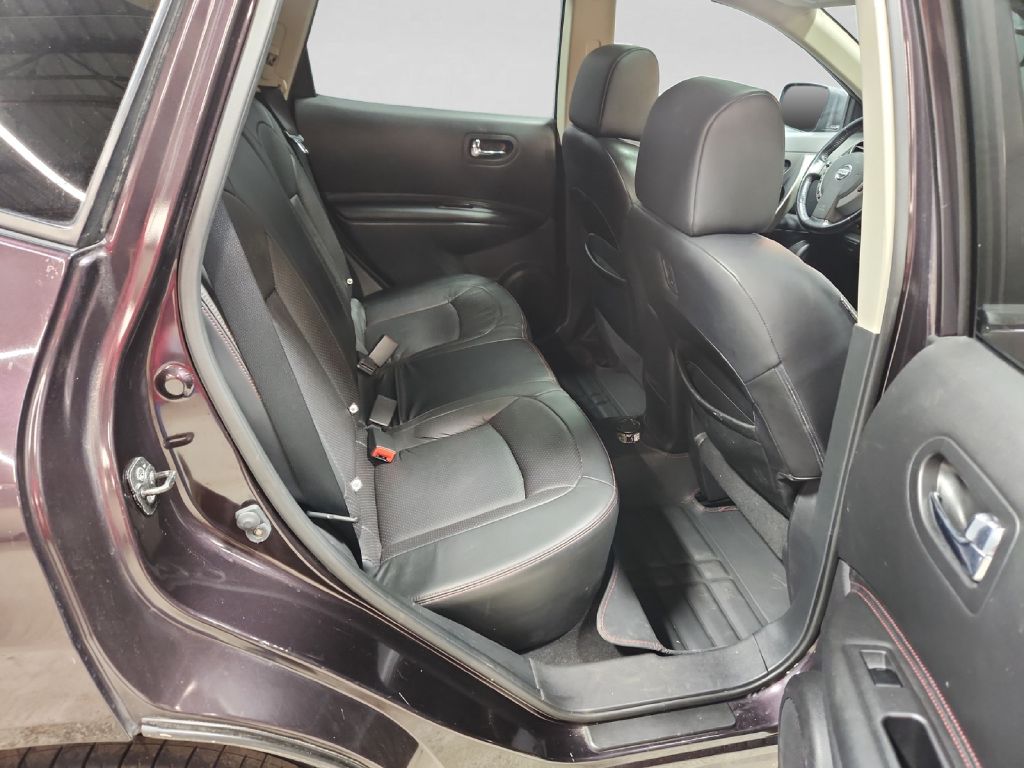 Photo 18 of this NISSAN ROGUE