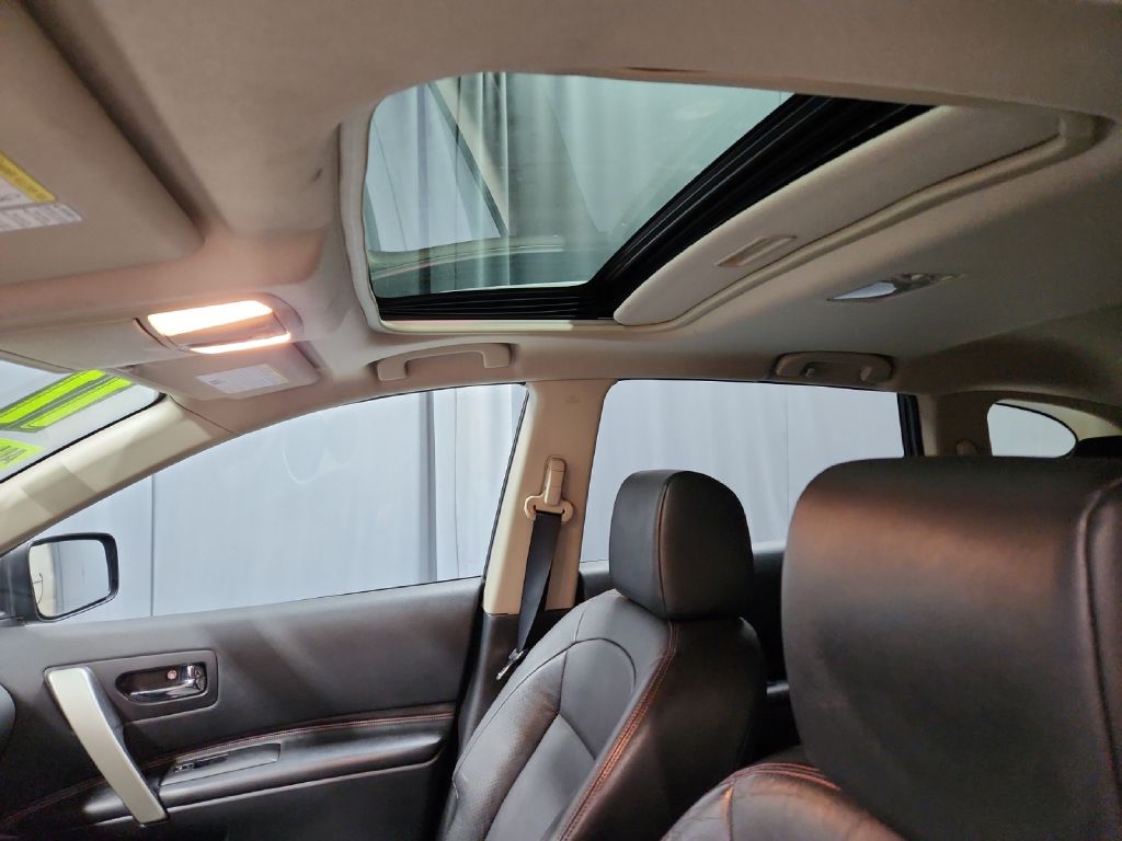 Photo 25 of this NISSAN ROGUE