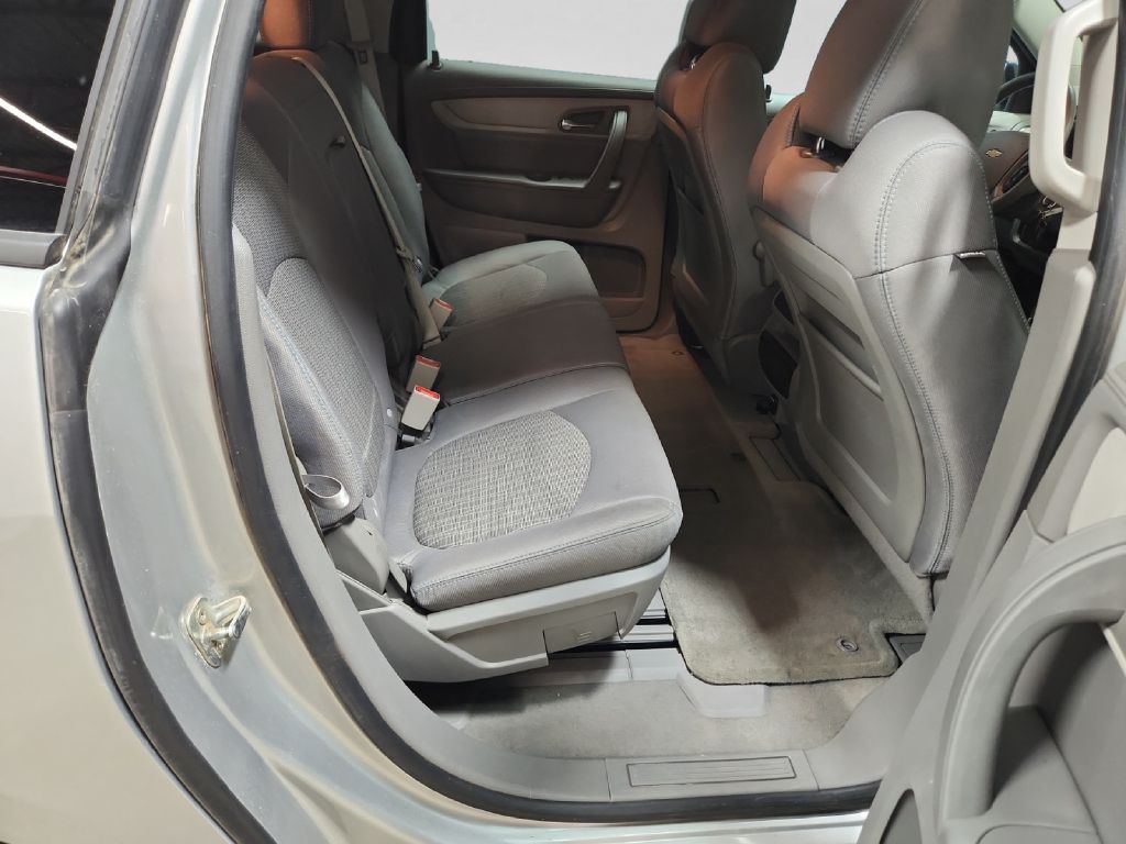 Photo 18 of this CHEVROLET TRAVERSE