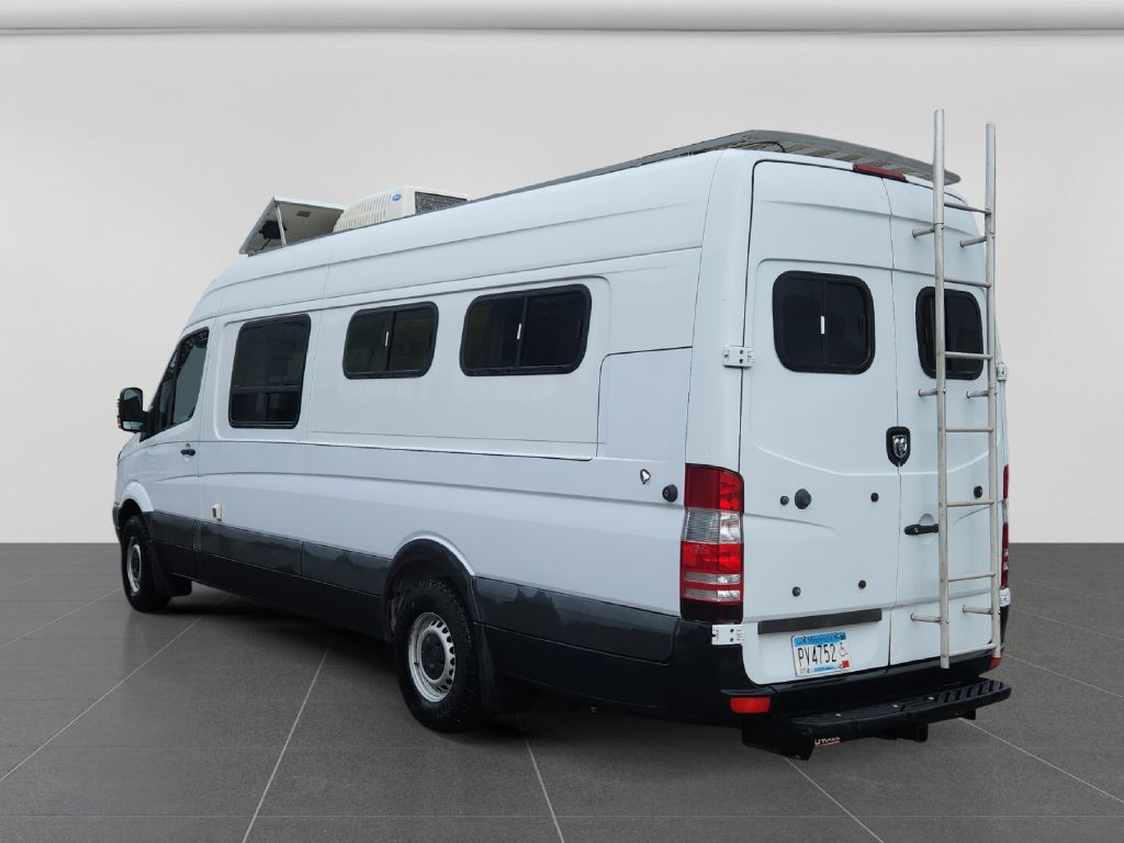 Photo 3 of this DODGE SPRINTER