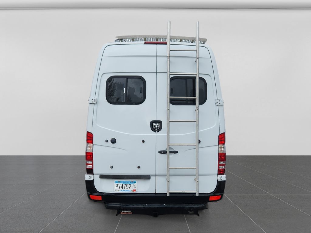 Photo 4 of this DODGE SPRINTER