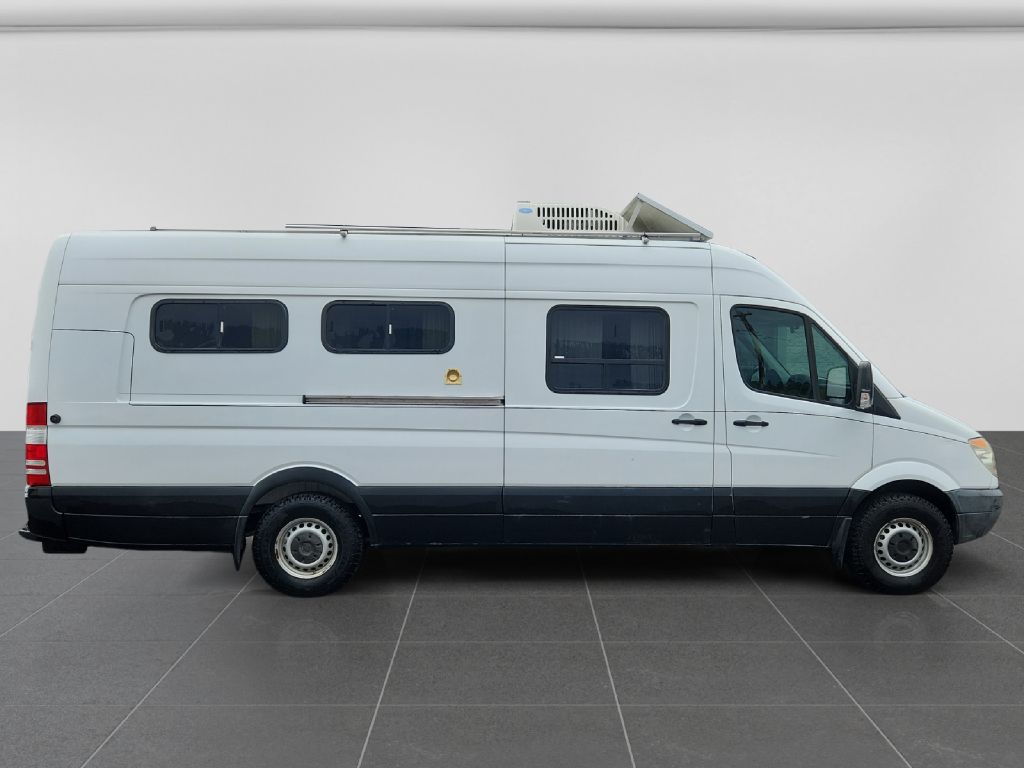 Photo 6 of this DODGE SPRINTER