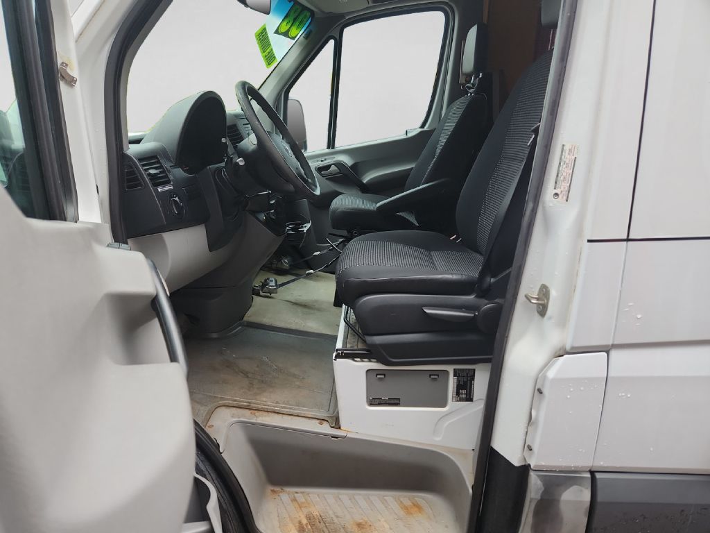 Photo 10 of this DODGE SPRINTER