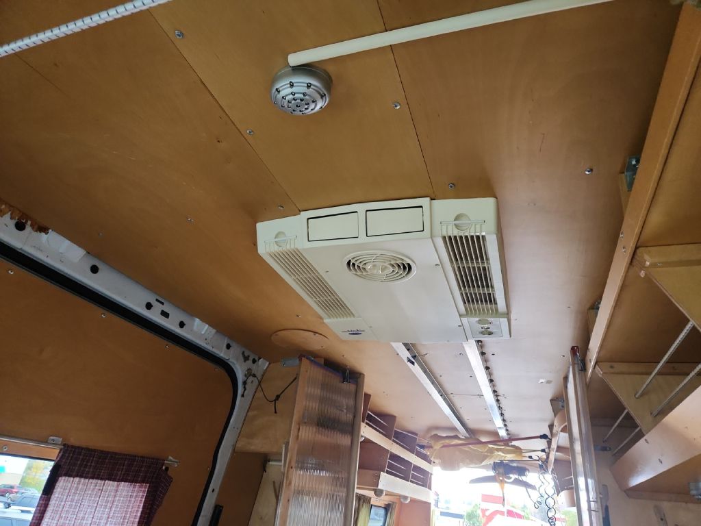 Photo 23 of this DODGE SPRINTER