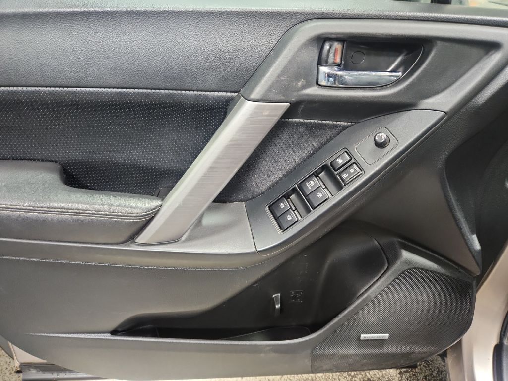 Photo 17 of this SUBARU FORESTER
