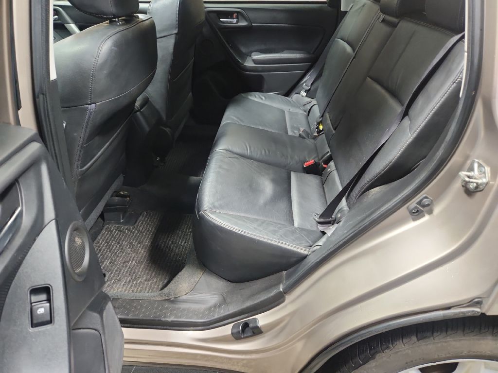 Photo 18 of this SUBARU FORESTER