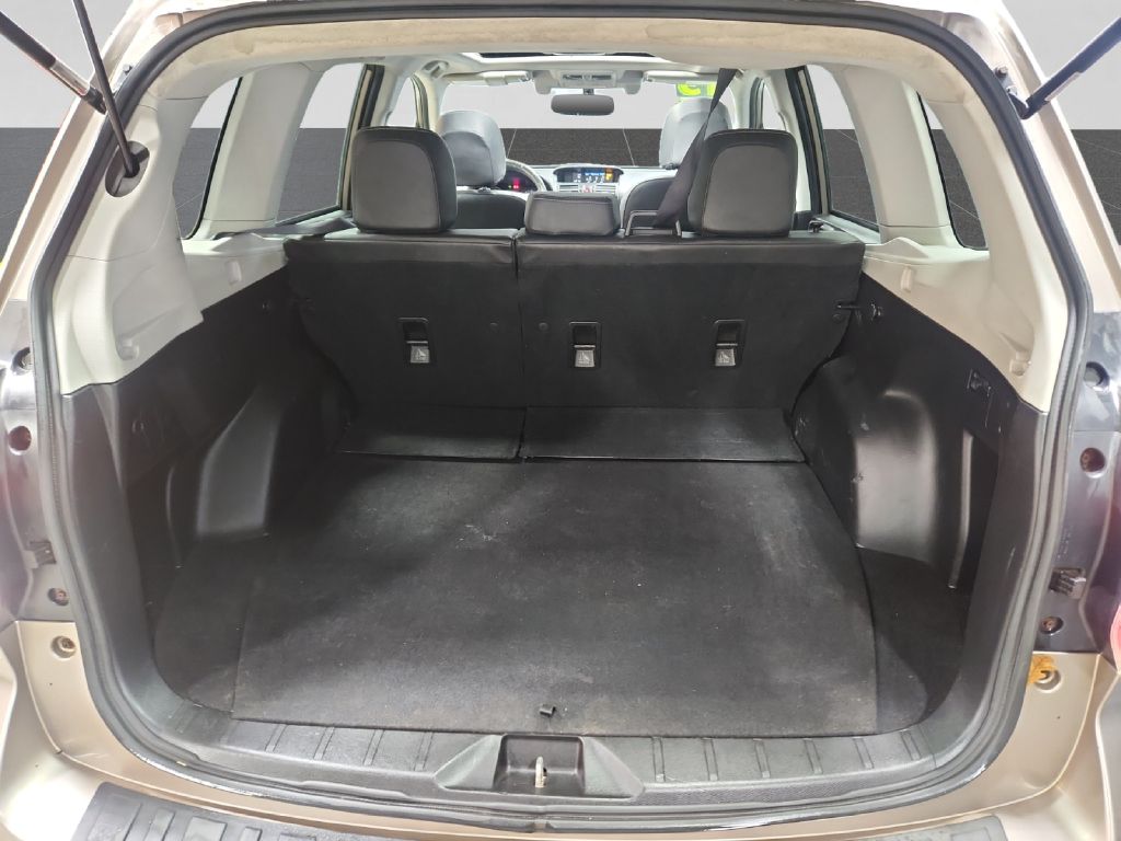 Photo 19 of this SUBARU FORESTER