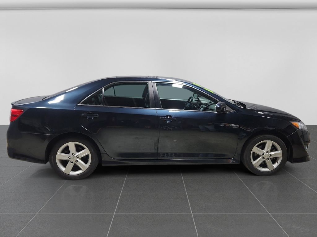 Photo 6 of this TOYOTA CAMRY