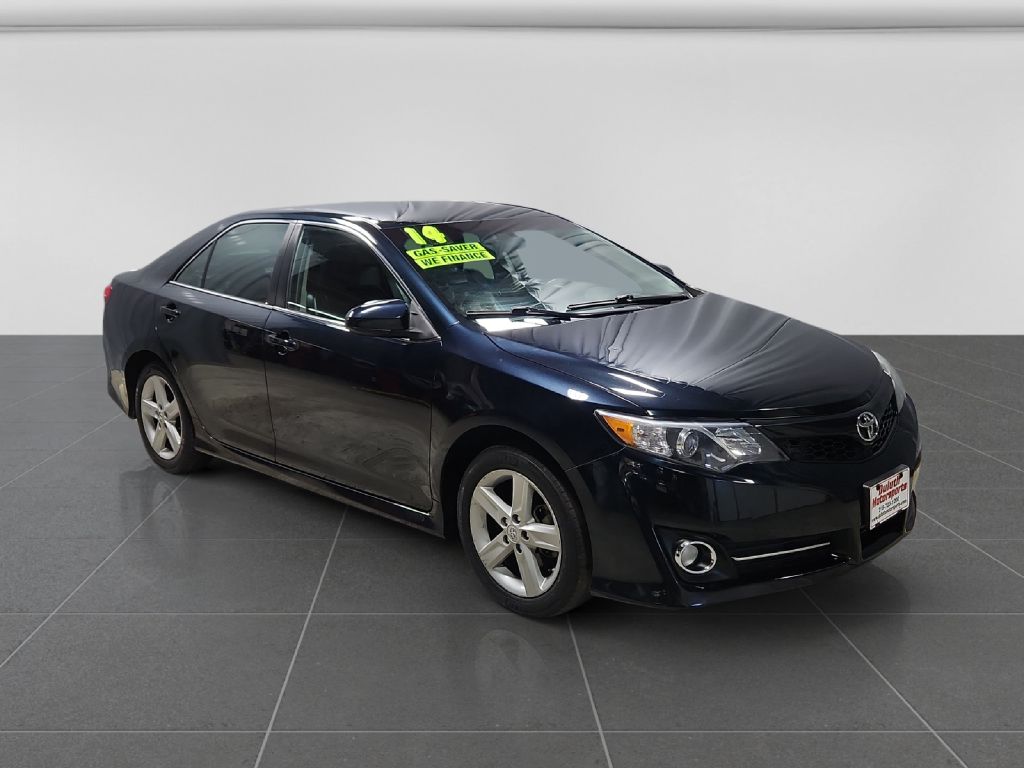 Photo 7 of this TOYOTA CAMRY
