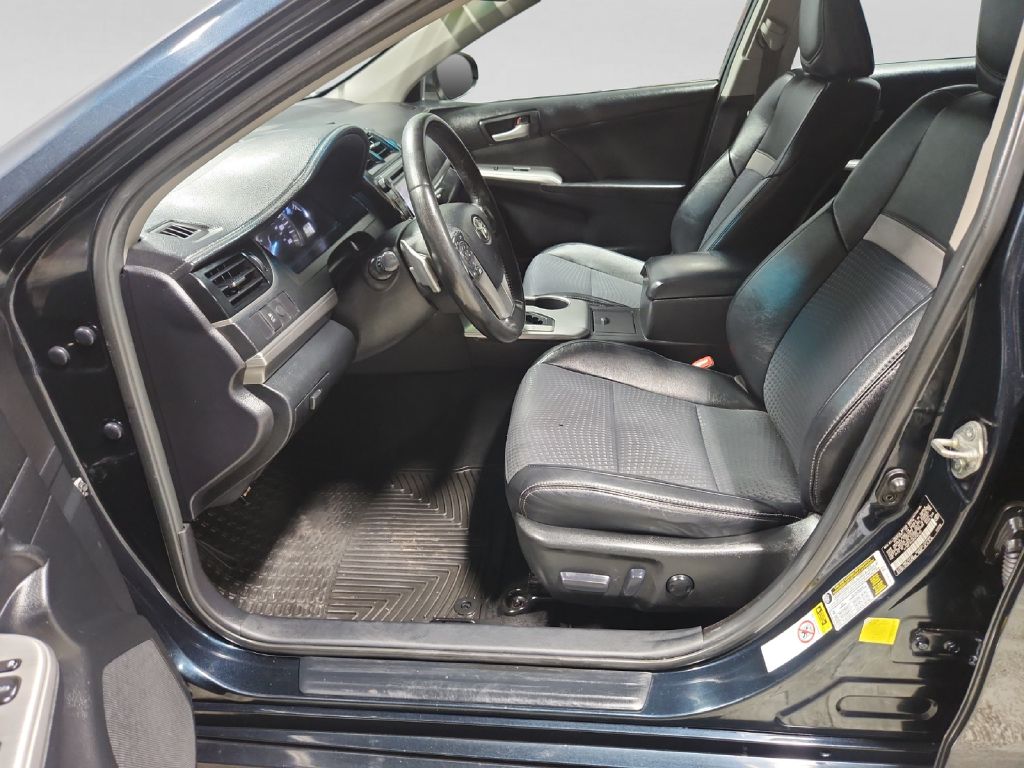 Photo 10 of this TOYOTA CAMRY