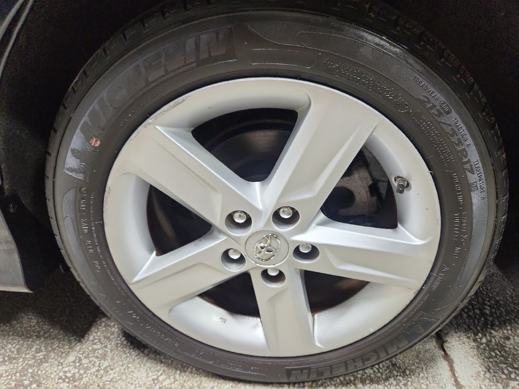 Photo 26 of this TOYOTA CAMRY