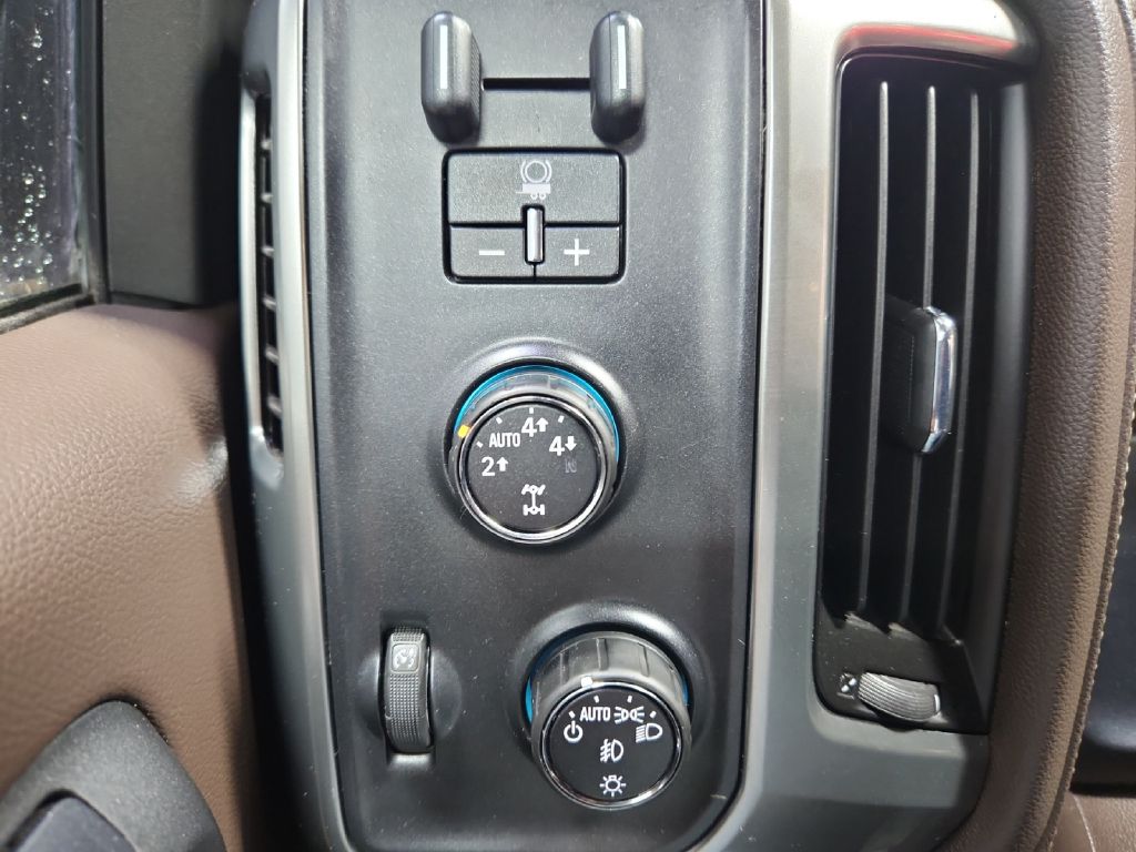 Photo 24 of this CHEVROLET SILVERADO 1500