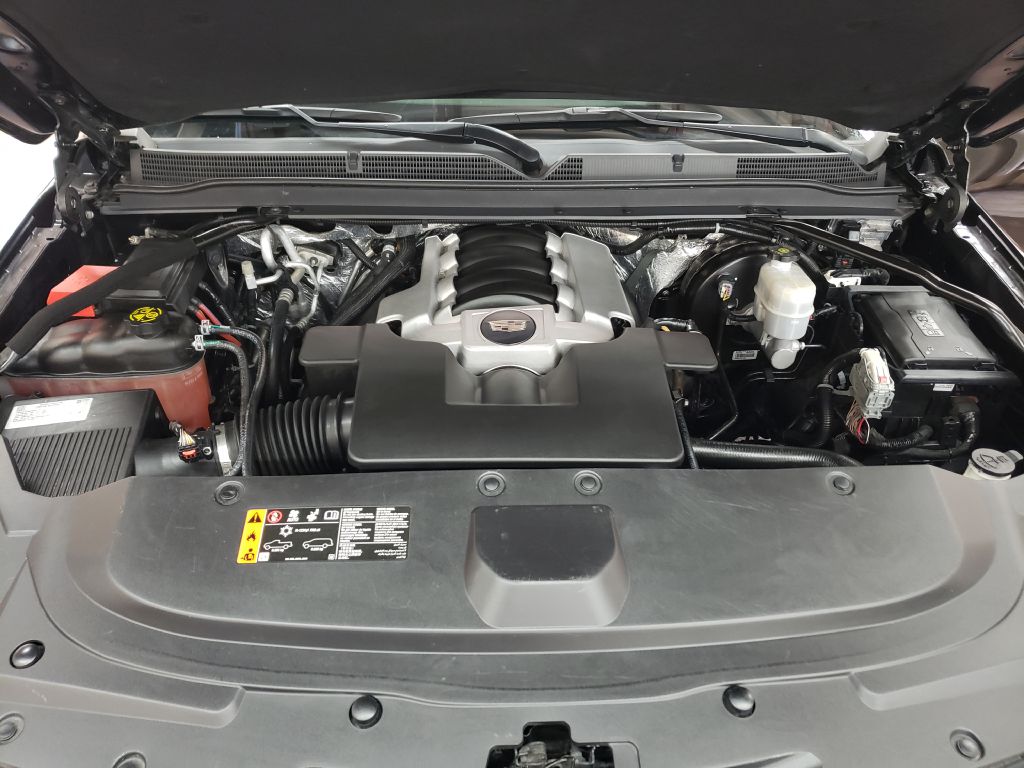 2017 Cadillac Escalade ESV Platinum's photo