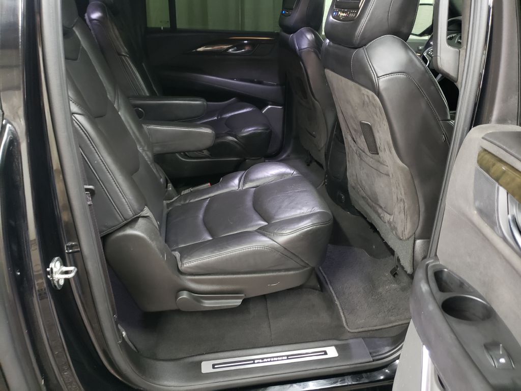 Photo 17 of this CADILLAC ESCALADE