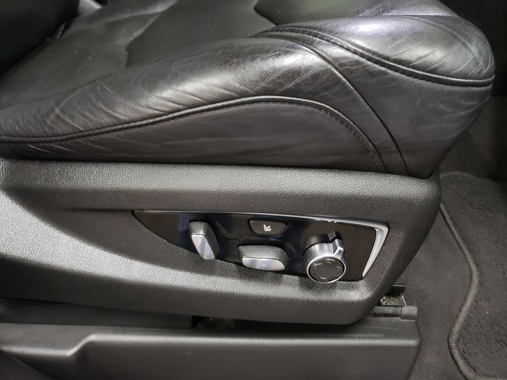 Photo 33 of this CADILLAC ESCALADE