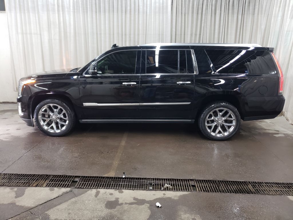 Photo 38 of this CADILLAC ESCALADE
