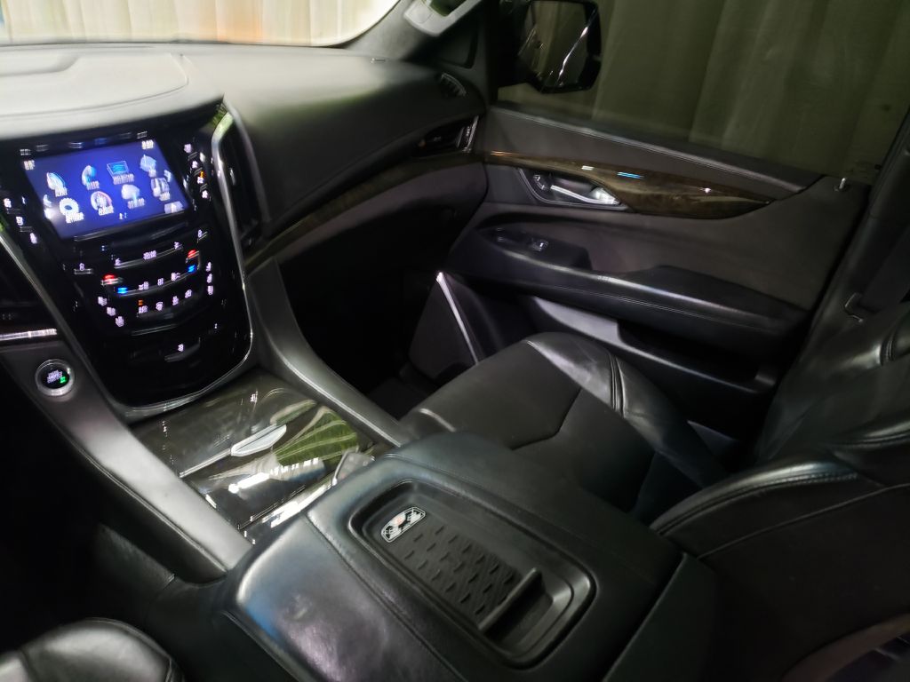 Photo 48 of this CADILLAC ESCALADE