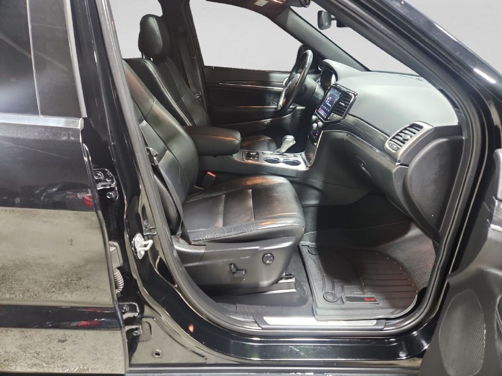 Photo 15 of this JEEP GRAND CHEROKEE