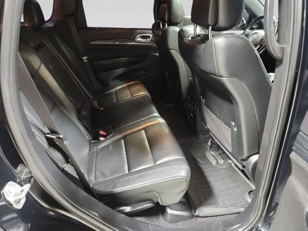 Photo 18 of this JEEP GRAND CHEROKEE