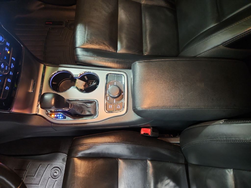 Photo 26 of this JEEP GRAND CHEROKEE
