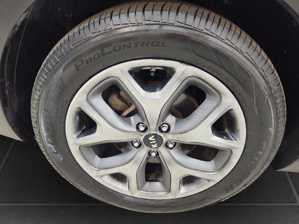 Photo 9 of this KIA SORENTO