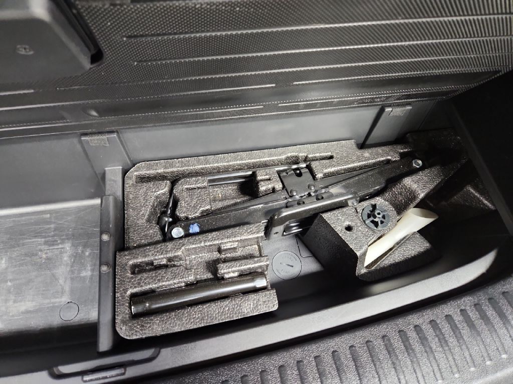 Photo 26 of this KIA SORENTO