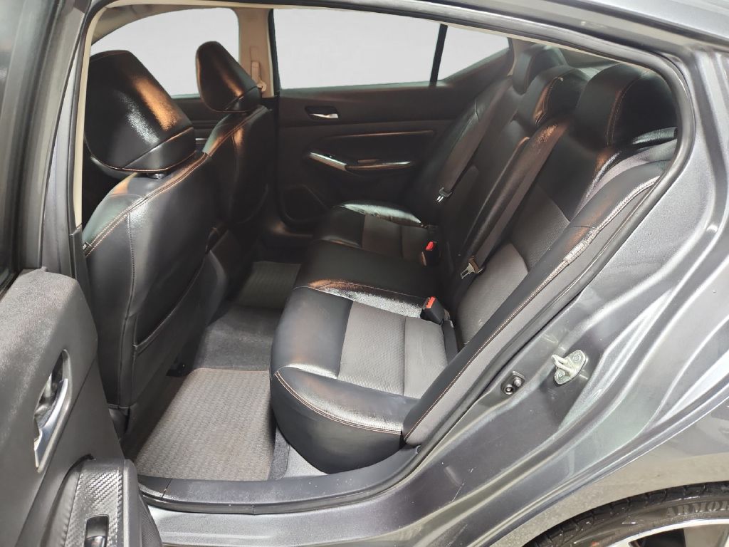 Photo 13 of this NISSAN ALTIMA