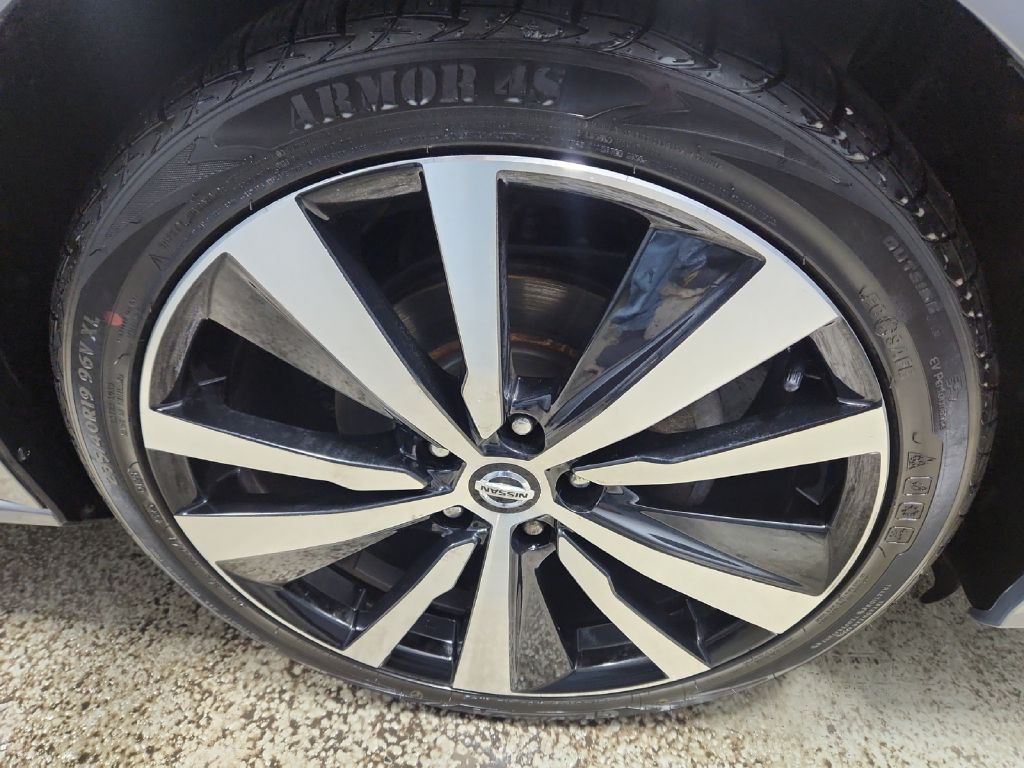 Photo 30 of this NISSAN ALTIMA
