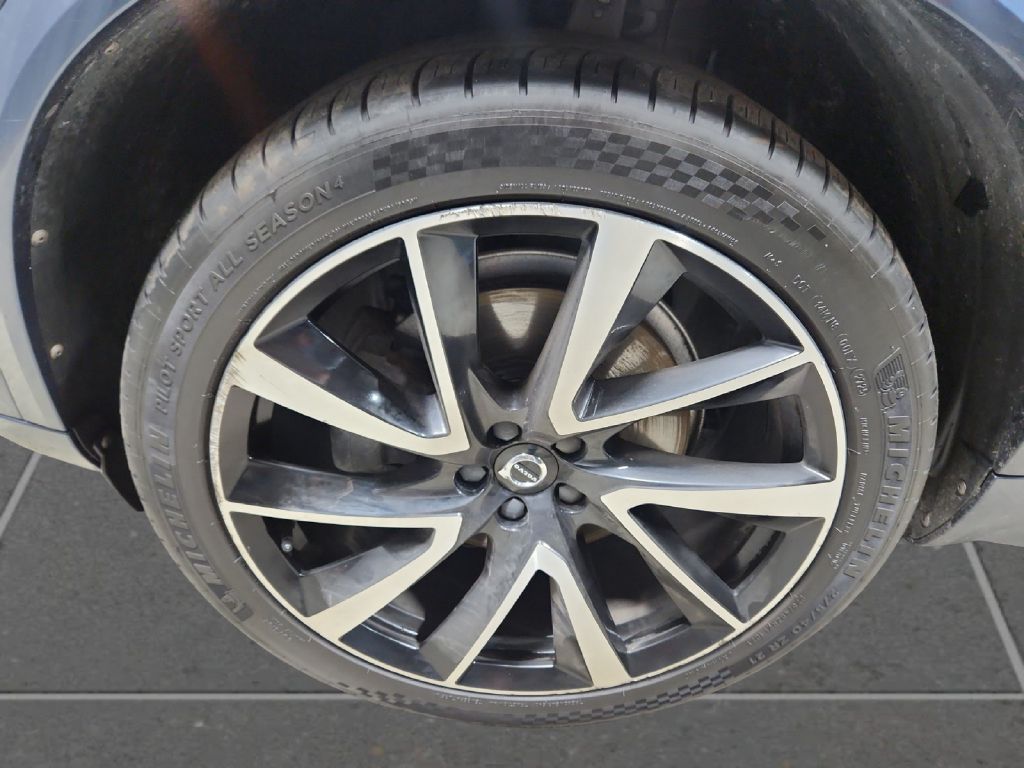 Photo 9 of this VOLVO XC90
